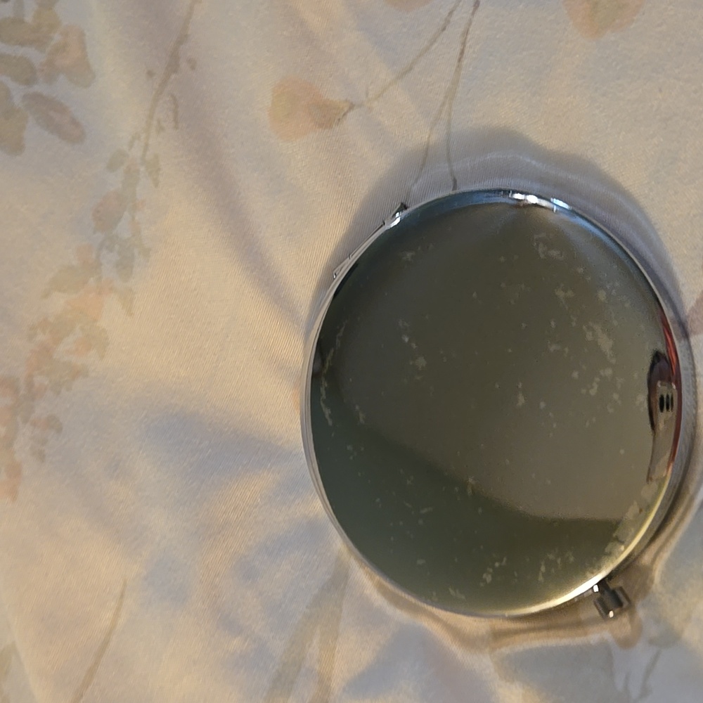 Compact Mirror With Fliral Design And Inspirational Message For Daughter - Picture 3 of 4